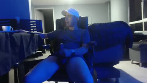 Snapshot of serioyhetero19 chatting on February 23, 12:19 am hetero serio discreto online show from February 23, 12:19 am