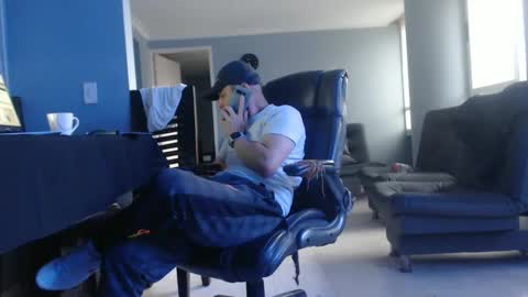 Snapshot of serioyhetero19 chatting on February 27, 10:31 pm hetero serio discreto online show from February 27, 10:31 pm