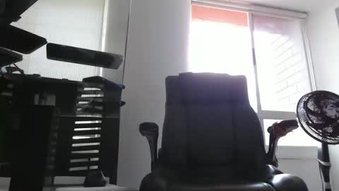 hetero serio discreto online show from October 4, 7:01 pm