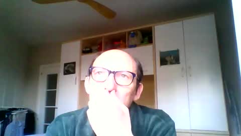 Snapshot of serrano49 chatting on October 13, 4:29 pm serrano49 online show from October 13, 4:29 pm