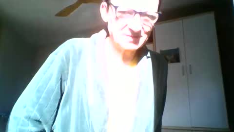 Snapshot of serrano49 chatting on November 25, 10:15 am serrano49 online show from November 25, 10:15 am