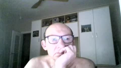 Snapshot of serrano49 chatting on July 19, 1:42 am serrano49 online show from July 19, 1:42 am