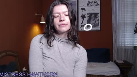 Miss Hawthorn online show from December 6, 6:39 pm