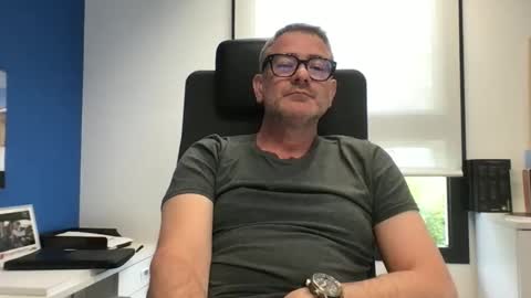 sesamechris92 online show from May 18, 4:13 pm