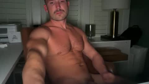 Snapshot of sethfox89 chatting on March 30, 3:18 am sethfox89 online show from March 30, 3:18 am