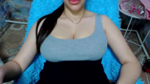 seu_cute online show from November 12, 8:37 am