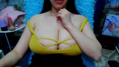 Snapshot of seu_cute chatting on April 16, 6:09 pm seu_cute online show from April 16, 6:09 pm