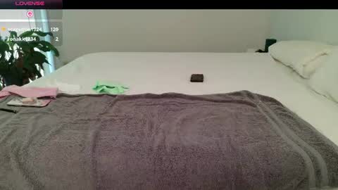 Violet online show from June 13, 8:18 pm