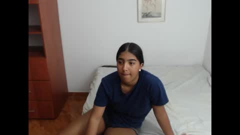 KIKI AND HER BOYFRIEND  online show from June 2, 11:18 pm