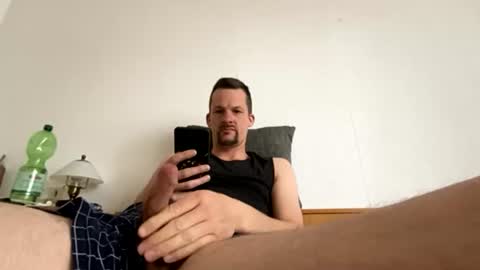 Snapshot of sexdgh chatting on June 15, 8:38 am sexdgh online show from June 15, 8:38 am