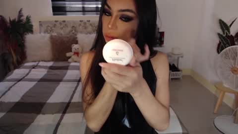 Snapshot of sexenchantresstgirl chatting on December 3, 4:03 am Mistress Maria online show from December 3, 4:03 am