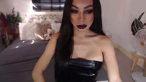 Snapshot of sexenchantresstgirl chatting on January 27, 12:33 am Mistress Maria online show from January 27, 12:33 am