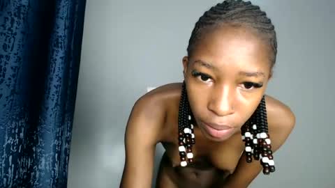 Snapshot of sexiestpunani chatting on June 20, 7:00 am petite baby online show from June 20, 7:00 am