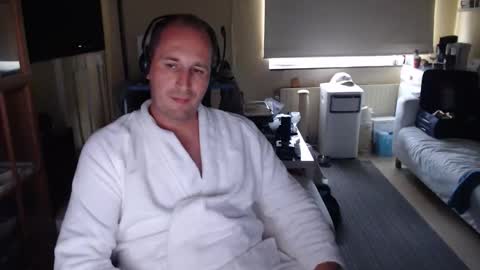 Snapshot of sexlobo1 chatting on June 6, 3:17 pm Sexlobo online show from June 6, 3:17 pm