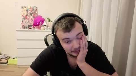 Snapshot of sexmoon11 chatting on December 1, 1:49 pm My name is Mia whats yours online show from December 1, 1:49 pm