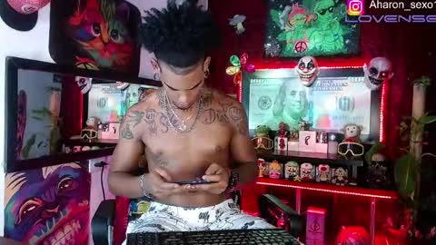 Snapshot of sexo_aharon chatting on November 18, 3:01 am Aharon ravelo online show from November 18, 3:01 am