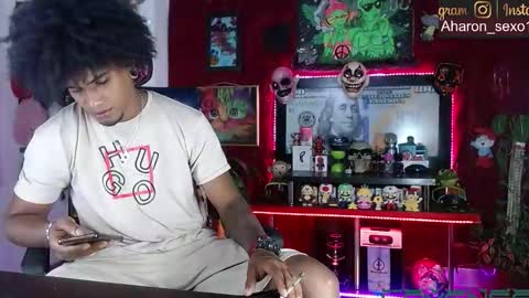 Aharon  ravelo online show from March 16, 2:39 am