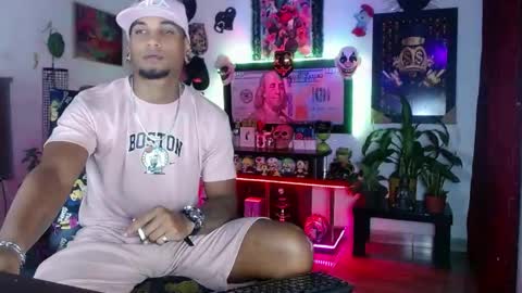 Snapshot of sexo_aharon chatting on June 7, 4:16 am Aharon ravelo online show from June 7, 4:16 am
