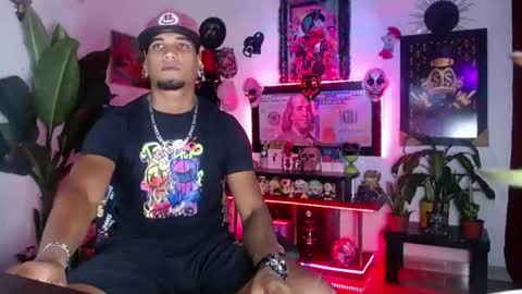 Snapshot of sexo_aharon chatting on June 14, 4:47 am Aharon ravelo online show from June 14, 4:47 am