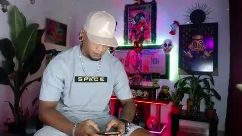 Snapshot of sexo_aharon chatting on June 15, 3:53 am Aharon ravelo online show from June 15, 3:53 am
