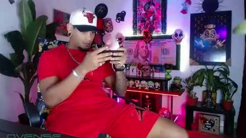 Aharon  ravelo online show from July 4, 4:18 am