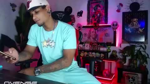 Aharon  ravelo online show from July 23, 4:43 am