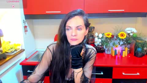 sexqueen1111 online show from January 19, 8:30 pm