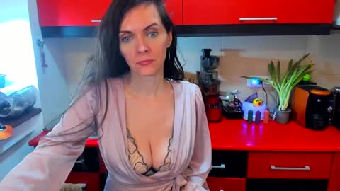 sexqueen1111 online show from March 7, 4:35 am