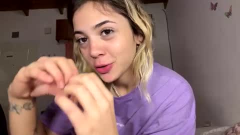 Snapshot of sexsummerr chatting on June 18, 9:14 am HI Privates are OPEN online show from June 18, 9:14 am