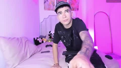 Snapshot of sextury01 chatting on September 16, 6:36 am sextury01 online show from September 16, 6:36 am