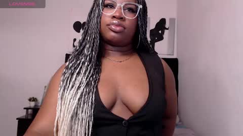 Snapshot of sexx_amara chatting on May 19, 8:42 am Amara online show from May 19, 8:42 am