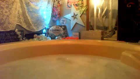 Snapshot of sexxileeah42o chatting on July 6, 4:09 am Leeah CloudZzz online show from July 6, 4:09 am