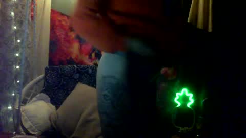 Snapshot of sexxileeah42o chatting on July 22, 12:30 pm Leeah CloudZzz online show from July 22, 12:30 pm