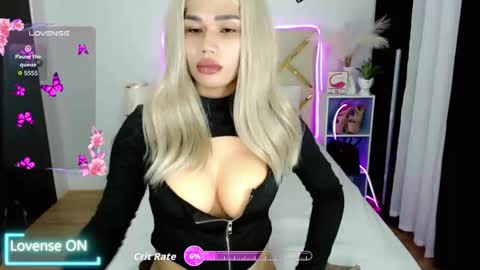 Snapshot of sexxxy_phoenix chatting on March 19, 1:48 pm sexxxy_phoenix online show from March 19, 1:48 pm