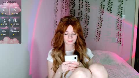 Snapshot of sexxxyalice chatting on February 6, 12:05 pm Alice 3 online show from February 6, 12:05 pm