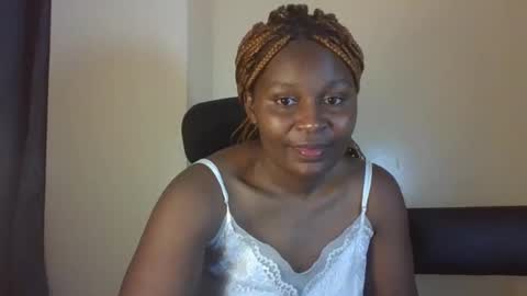 Snapshot of sexxy_amira chatting on October 11, 12:10 am sexxy_amira online show from October 11, 12:10 am