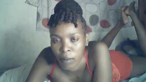 Snapshot of sexxy_curvy23 chatting on February 14, 5:32 pm sexxy_curvy23 online show from February 14, 5:32 pm