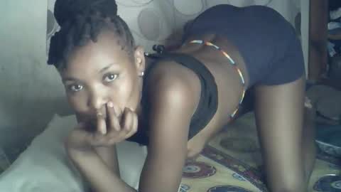 Snapshot of sexxy_curvy23 chatting on February 17, 9:10 pm sexxy_curvy23 online show from February 17, 9:10 pm