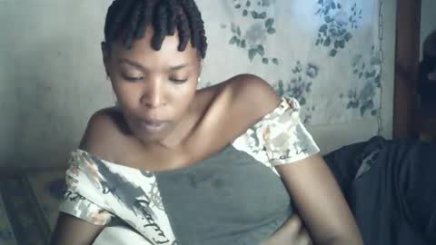 Snapshot of sexxy_curvy23 chatting on February 23, 4:54 am sexxy_curvy23 online show from February 23, 4:54 am