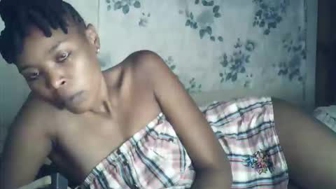 Snapshot of sexxy_curvy23 chatting on February 24, 3:37 am sexxy_curvy23 online show from February 24, 3:37 am