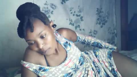 Snapshot of sexxy_curvy23 chatting on February 24, 8:07 pm sexxy_curvy23 online show from February 24, 8:07 pm