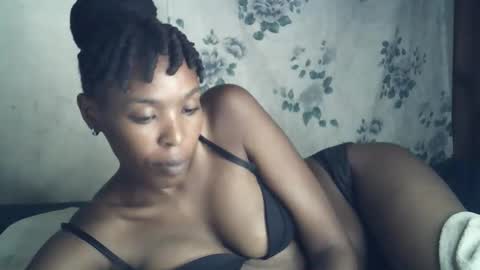Snapshot of sexxy_curvy23 chatting on February 28, 6:20 pm sexxy_curvy23 online show from February 28, 6:20 pm