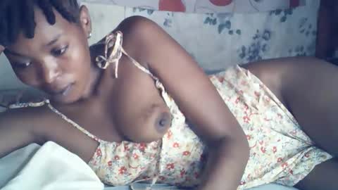 Snapshot of sexxy_curvy23 chatting on March 12, 2:12 pm sexxy_curvy23 online show from March 12, 2:12 pm