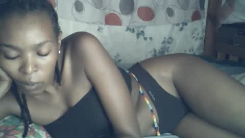 Snapshot of sexxy_curvy23 chatting on March 24, 3:55 am sexxy_curvy23 online show from March 24, 3:55 am