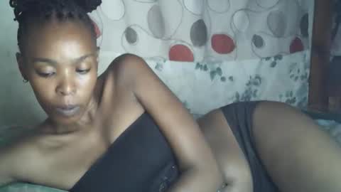 Snapshot of sexxy_curvy23 chatting on March 25, 7:09 pm sexxy_curvy23 online show from March 25, 7:09 pm