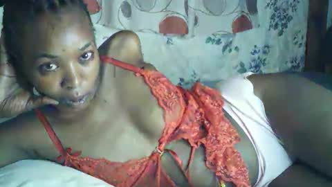 Snapshot of sexxy_curvy23 chatting on March 29, 4:12 am sexxy_curvy23 online show from March 29, 4:12 am