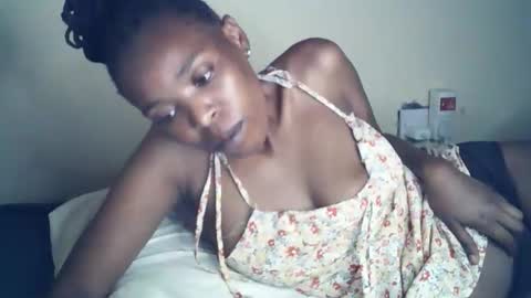 Snapshot of sexxy_curvy23 chatting on April 25, 8:17 pm sexxy_curvy23 online show from April 25, 8:17 pm