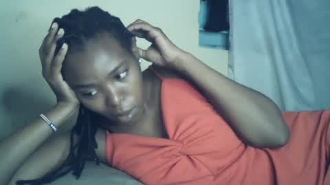 sexxy_curvy23 online show from July 7, 3:42 am