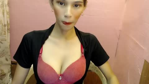 Snapshot of sexxy_dahlia chatting on April 17, 4:26 am Dahlia online show from April 17, 4:26 am
