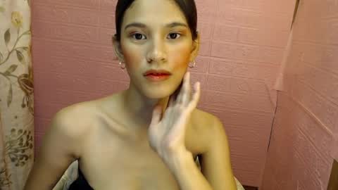 Snapshot of sexxy_dahlia chatting on April 25, 6:49 am Dahlia online show from April 25, 6:49 am